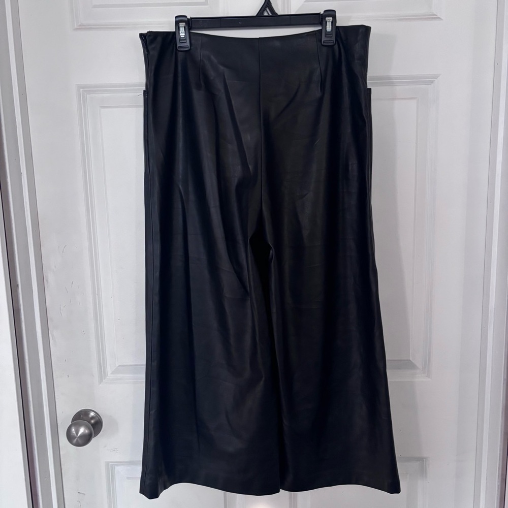Tahari Black Wide-Leg Faux Leather Culottes size 14 - Picture 4 of 7